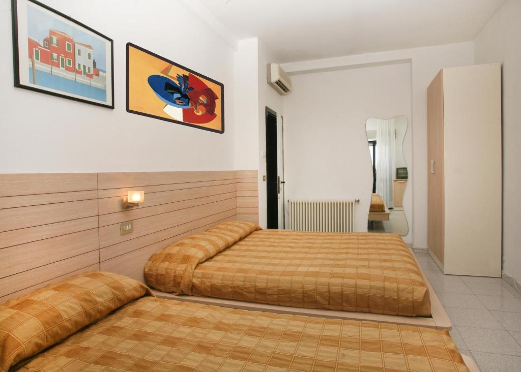 Residence Internazionale Rimini Bilik gambar