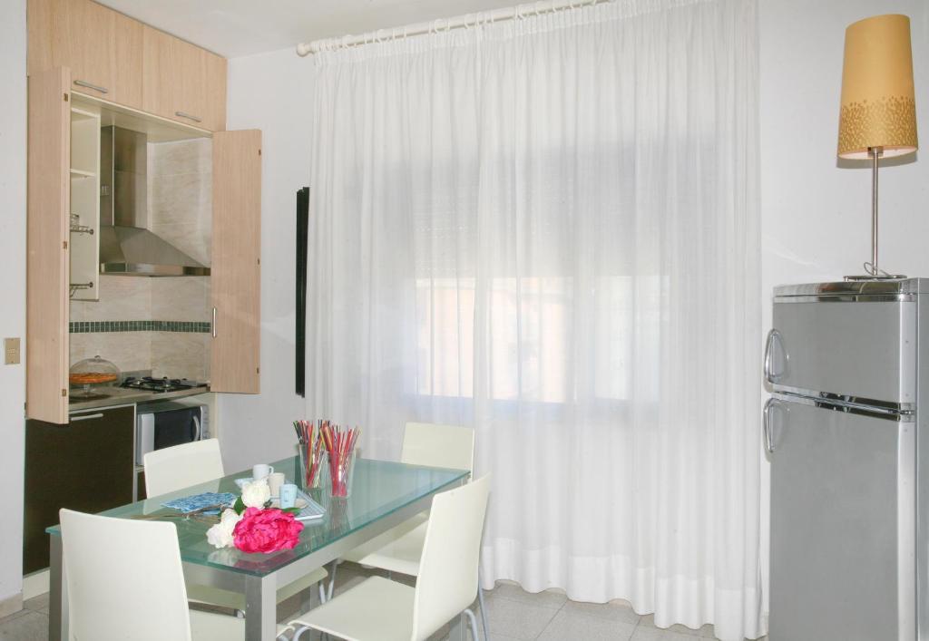Residence Internazionale Rimini Bilik gambar